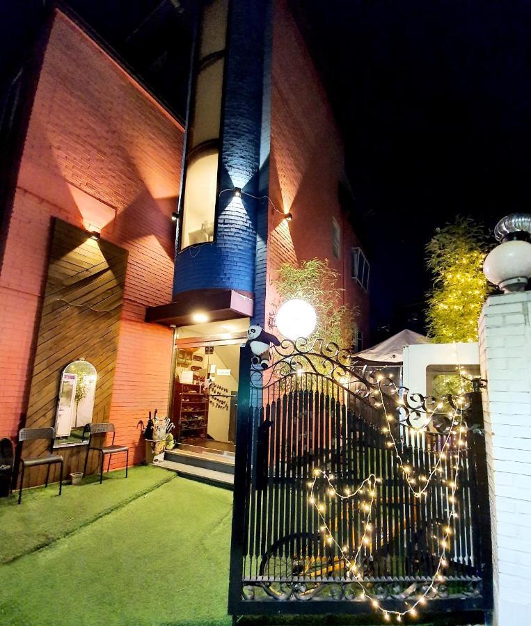 Twin Panda Guesthouse Seoul Exterior photo